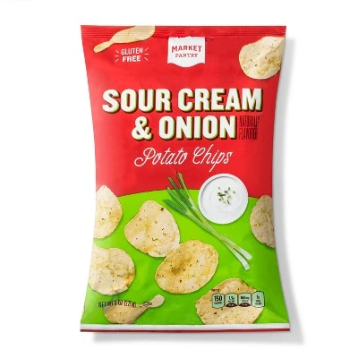 Sour Cream & Onion Flavored Potato Chips 8oz Market Pantry™