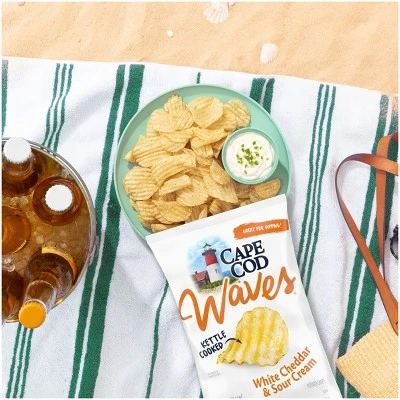 Cape Cod Waves Kettle Cooked White Cheddar & Sour Cream Potato Chips  7.5oz