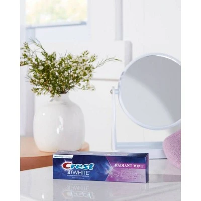 Crest 3D White Whitening Toothpaste Radiant Mint  5.4oz