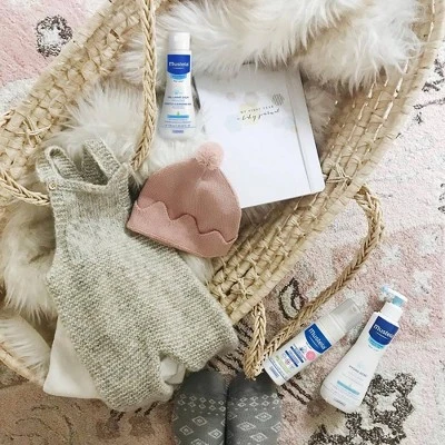 Mustela Newborn Arrival Baby Bath & Body Gift Set