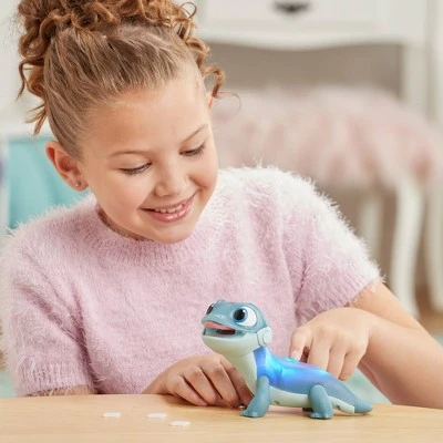 Disney Frozen 2 Fire Spirit's Snowy Snack Salamander Toy