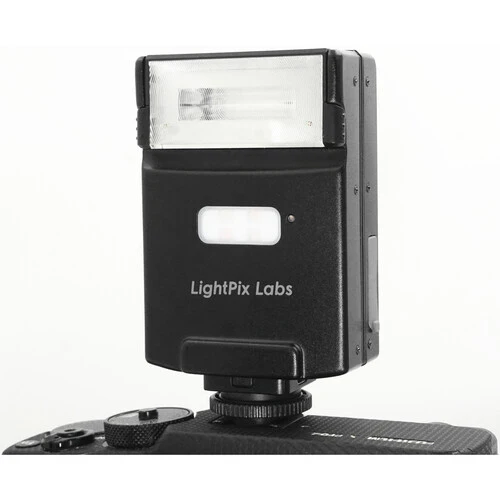 LightPix Labs FlashQ M20 with Transmitter with FUJIFILM TTL Exposure Control